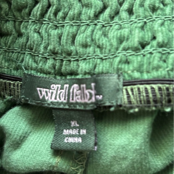 Wild Fable Forest Green Corduroy Smocked Flowy Shorts Elastic Waist Size XL - Picture 4 of 6